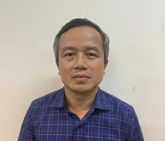 Bắt cựu Thứ trưởng Bộ LĐ-TB-XH Nguyễn Bá Hoan- Ảnh 4. Bắt cựu Thứ trưởng Bộ LĐ-TB-XH Nguyễn Bá Hoan- Ảnh 4.