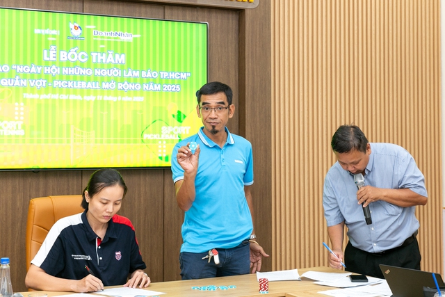 Lần đầu tiên môn pickleball xuất hiện khí thế tại 'Hội thao những người làm báo TP.HCM'- Ảnh 4. Lần đầu tiên môn pickleball xuất hiện khí thế tại 'Hội thao những người làm báo TP.HCM'- Ảnh 4.