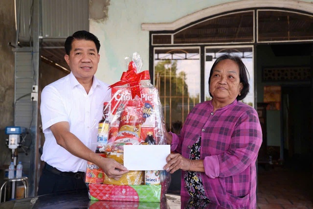 Tây Ninh thần tốc xóa sổ nhà dột nát: Quyết tâm chính trị, sức mạnh lòng dân - Ảnh 2.