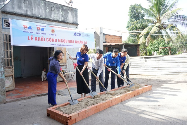 Tây Ninh thần tốc xóa sổ nhà dột nát: Quyết tâm chính trị, sức mạnh lòng dân - Ảnh 3.