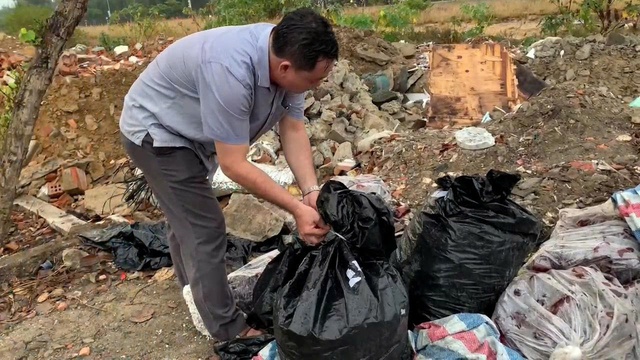 Xác định đơn vị sản xuất số thuốc tây bị đổ trộm ở bãi xà bần- Ảnh 2. Xác định đơn vị sản xuất số thuốc tây bị đổ trộm ở bãi xà bần- Ảnh 2.