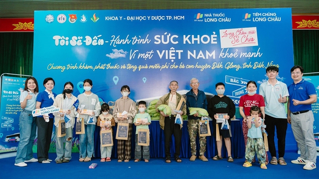 Long Châu, ĐH Y Dược TP.HCM khởi động hành trình vì sức khỏe cộng đồng- Ảnh 1. Long Châu, ĐH Y Dược TP.HCM khởi động hành trình vì sức khỏe cộng đồng- Ảnh 1.