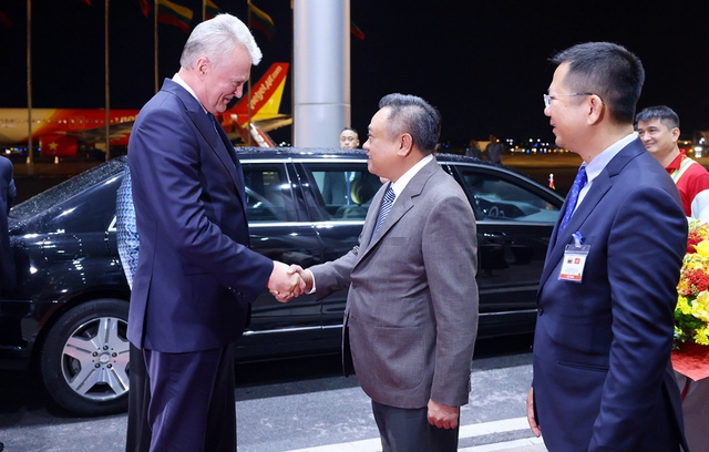 Tổng thống Litva đến Hà Nội trên chuyên cơ Vietjet- Ảnh 6. Tổng thống Litva đến Hà Nội trên chuyên cơ Vietjet - Ảnh 6.