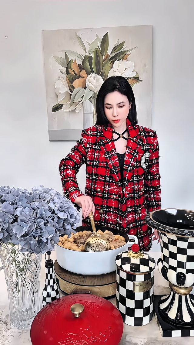 Hoa hậu Hoàng Dung tiết lộ cuộc sống sau nửa năm sang Mỹ định cư - Ảnh 1.