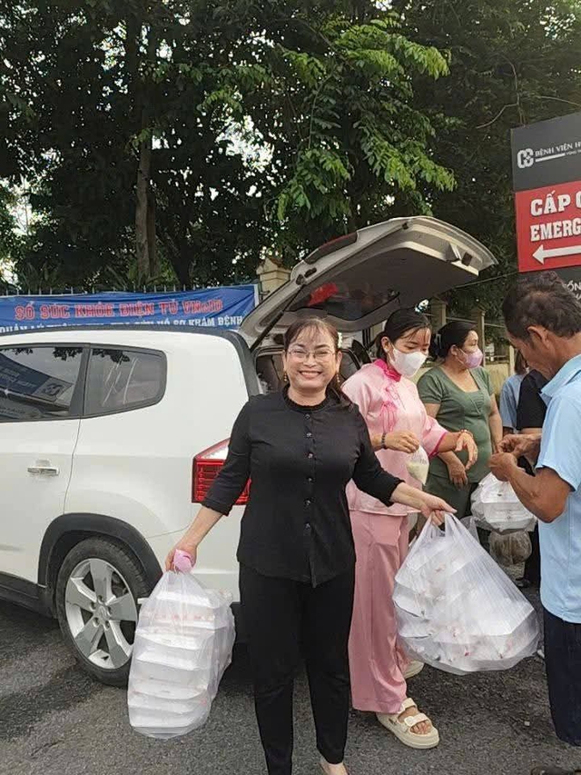 Chia bớt khó khăn cho người bệnh Chia bớt khó khăn cho người bệnh