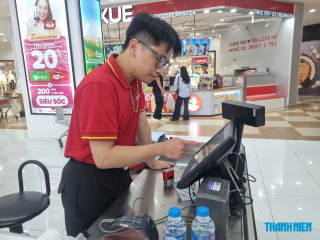 Thuế n&oacute;i r&otilde; c&aacute;ch ghi th&ocirc;ng tin người mua tr&ecirc;n h&oacute;a đơn từ th&aacute;ng 7- Ảnh 2.