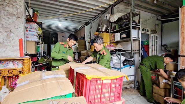 Phát hiện 1 , 6 tấn hàng giả tại Lâm Đồng trong chiến dịch chống hàng giả - Ảnh 2.