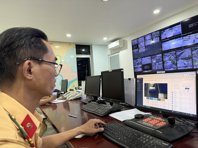 Nộp phạt nguội phải 'bưng cả người' đến trụ sở: Cục CSGT nói lý do - Ảnh 2.