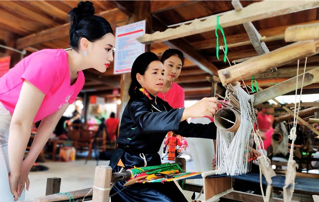 Chuyện về những khung cửi cổ xứ Tuyên- Ảnh 2. Chuyện về những khung cửi cổ xứ Tuyên- Ảnh 2.