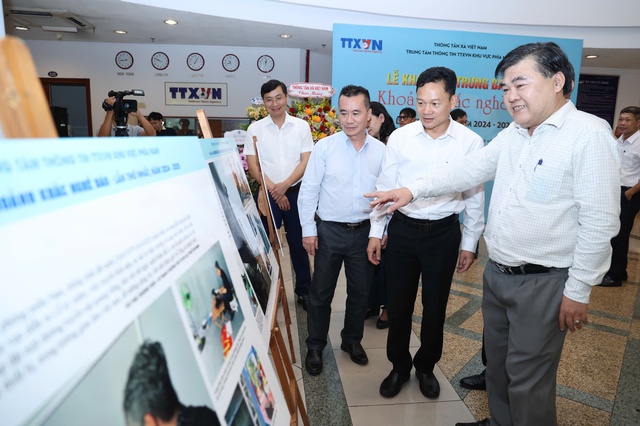 Thông tấn xã Việt Nam khu vực phía nam trao giải ảnh Khoảnh khắc nghề báo Thông tấn xã Việt Nam khu vực phía nam trao giải ảnh Khoảnh khắc nghề báo