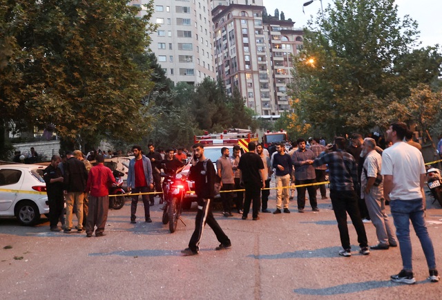 Israel tấn công Iran nhắm vào đầu não hạt nhân và các nhà khoa học hàng đầu - Ảnh 2.