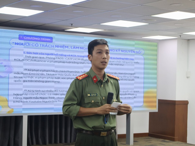 Để người nổi tiếng làm nghề tử tế trên không gian mạng - Ảnh 1. Để người nổi tiếng làm nghề tử tế trên không gian mạng - Ảnh 1.