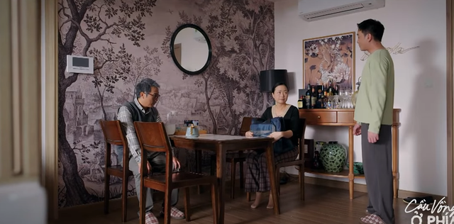 ‘Cầu vồng ở phía chân trời’ tập 4: Vì sao Oanh hẹn gặp chồng cũ? ‘Cầu vồng ở phía chân trời’ tập 4: Vì sao Oanh hẹn gặp chồng cũ?