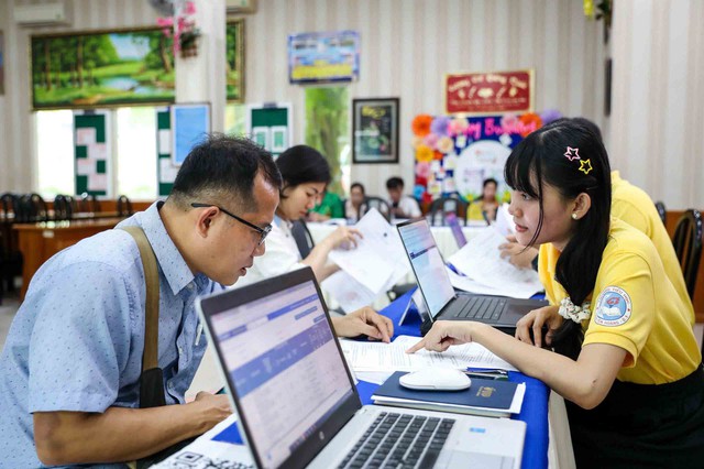Đẩy nhanh quy trình tuyển sinh đầu cấp để vận hành chính quyền 2 cấp - Ảnh 2.