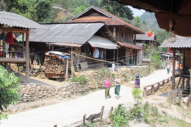 Khám sức khỏe 'chui' để bán thực phẩm chức năng cho người nghèo- Ảnh 2. Khám sức khỏe 'chui' để bán thực phẩm chức năng cho người nghèo- Ảnh 2.