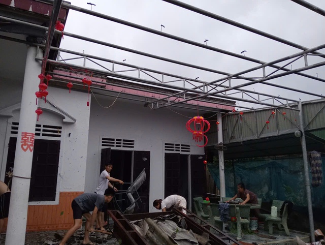 Bão số 1: Lốc xoáy làm tốc mái 30 căn nhà, nhiều hồ chứa xả tràn- Ảnh 2. Bão số 1: Lốc xoáy làm tốc mái 30 căn nhà, nhiều hồ chứa xả tràn- Ảnh 2.