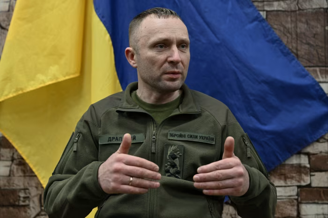 Chiến sự Ukraine ngày 1.206: Bán đảo Crimea rung chuyển, Kyiv giải quyết 'văn hóa thờ ơ' - Ảnh 2.
