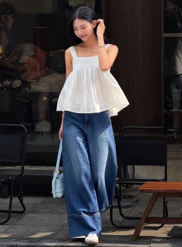 Giày cao gót và kiểu giày mùa hè phù hợp với quần jeans xanh Giày cao gót và kiểu giày mùa hè phù hợp với quần jeans xanh