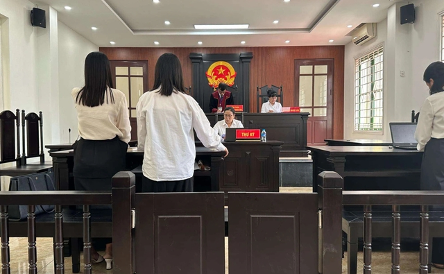 Khách hàng kiện công ty bảo hiểm vì ký hợp đồng đến tận 100 tuổi- Ảnh 1. Khách hàng kiện công ty bảo hiểm vì ký hợp đồng đến tận 100 tuổi- Ảnh 1.