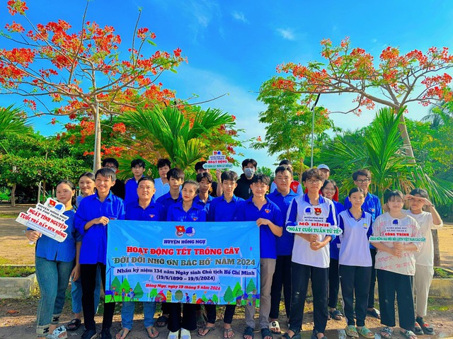 Hoạt động trồng cây nhớ Bác Hoạt động trồng cây nhớ Bác