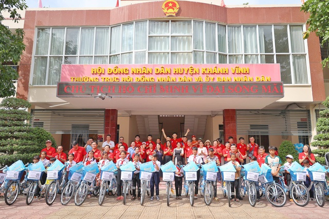20 xe đạp đến với học sinh nghèo huyện miền núi của Khánh Hòa- Ảnh 5. 20 xe đạp đến với học sinh nghèo huyện miền núi của Khánh Hòa- Ảnh 5.