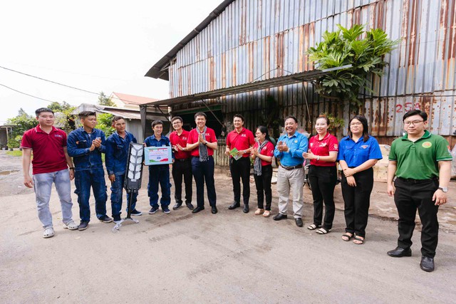 Thanh niên hỗ trợ lưu trữ tài liệu, sắp xếp trụ sở làm việc mới- Ảnh 7. Thanh niên hỗ trợ lưu trữ tài liệu, sắp xếp trụ sở làm việc mới- Ảnh 7.