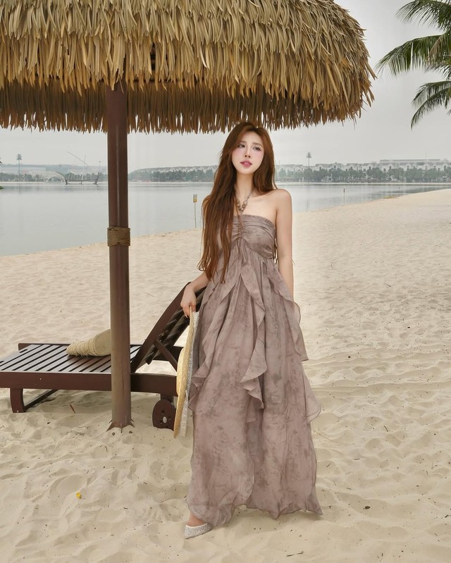 Váy voan tạo nét chấm phá bay bổng cho tủ đồ phái đẹp- Ảnh 2. Váy voan tạo nét chấm phá bay bổng cho tủ đồ phái đẹp- Ảnh 2.