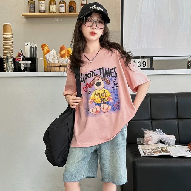 Cá tính cho phong cách dạo phố với quần jeans lửng- Ảnh 2. Cá tính cho phong cách dạo phố với quần jeans lửng- Ảnh 2.