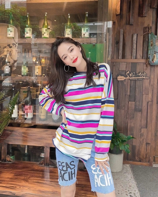 Cá tính cho phong cách dạo phố với quần jeans lửng Cá tính cho phong cách dạo phố với quần jeans lửng