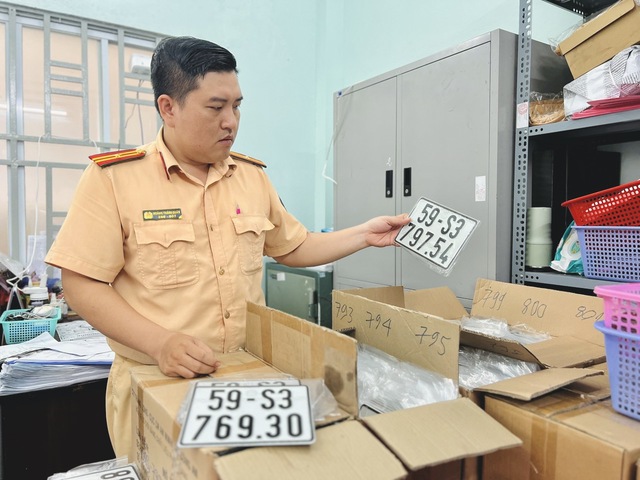 Biển số xe của 34 tỉnh, thành từ ngày 1.7: Người dân có phải đổi đăng ký?- Ảnh 2. Biển số xe của 34 tỉnh, thành từ ngày 1.7: Người dân có phải đổi đăng ký?- Ảnh 2.