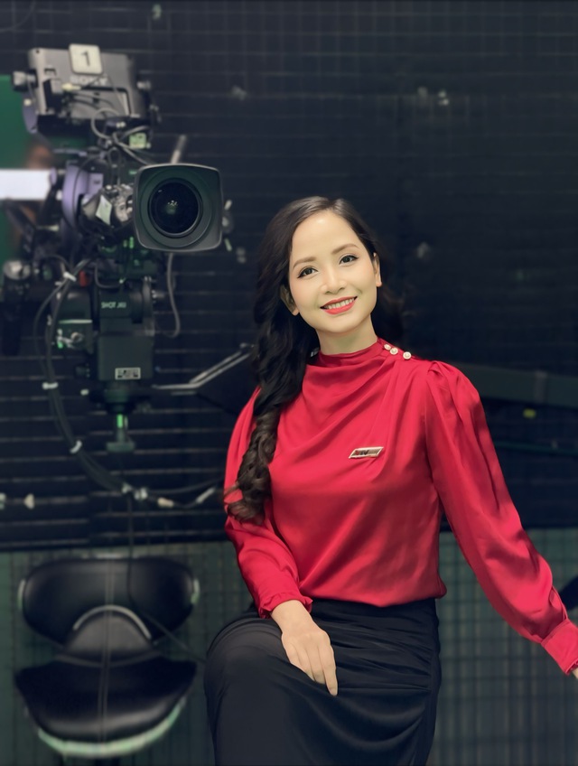 Diệu Thảo ‘Phía trước là bầu trời’ tiết lộ mối duyên làm BTV truyền hình - Ảnh 2.