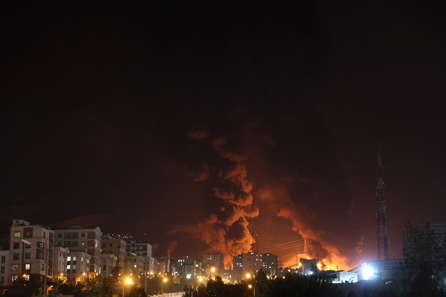 Israel vừa tấn công trụ sở Bộ Quốc phòng Iran Israel vừa tấn công trụ sở Bộ Quốc phòng Iran