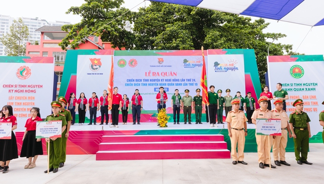 Ra quân Chiến dịch tình nguyện ‘Kỳ nghỉ hồng’ và ‘Hành quân xanh’ Ra quân Chiến dịch tình nguyện ‘Kỳ nghỉ hồng’ và ‘Hành quân xanh’