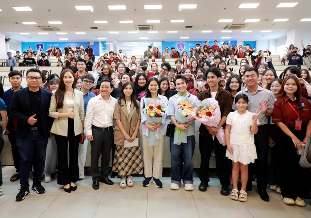 Huỳnh Lập lấy ống nước làm Dolly, sản xuất phim trong phòng trọ thời chưa nổi tiếng- Ảnh 5. Huỳnh Lập lấy ống nước làm Dolly, sản xuất phim trong phòng trọ thời chưa nổi tiếng- Ảnh 5.