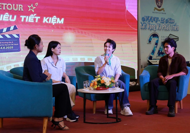 Huỳnh Lập lấy ống nước làm Dolly, sản xuất phim trong phòng trọ thời chưa nổi tiếng Huỳnh Lập lấy ống nước làm Dolly, sản xuất phim trong phòng trọ thời chưa nổi tiếng
