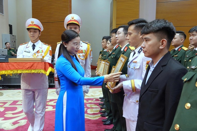 Đại tướng Phan Văn Giang đánh giá cao những thành tích của thanh niên quân đội- Ảnh 4. Đại tướng Phan Văn Giang đánh giá cao những thành tích của thanh niên quân đội- Ảnh 4.
