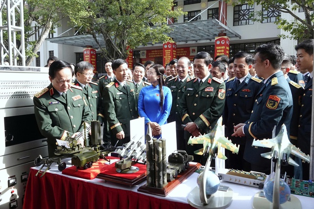 Đại tướng Phan Văn Giang đánh giá cao những thành tích của thanh niên quân đội Đại tướng Phan Văn Giang đánh giá cao những thành tích của thanh niên quân đội