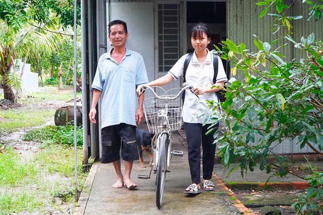 Người cha nghèo bệnh tật được bạn đọc giúp đã dần hồi phục - Ảnh 1.