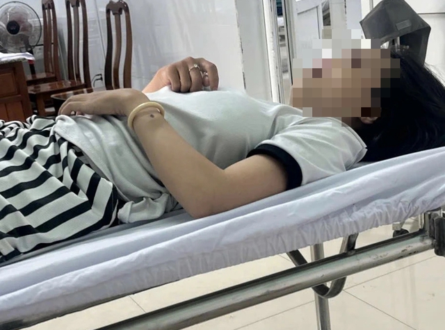 Kon Tum: Một thiếu nữ bị đánh hội đồng, quay clip tung lên mạng - Ảnh 3.