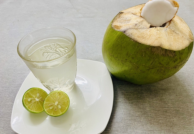 Tác hại khi uống nước chanh dừa thay thế bữa ăn Tác hại khi uống nước chanh dừa thay thế bữa ăn