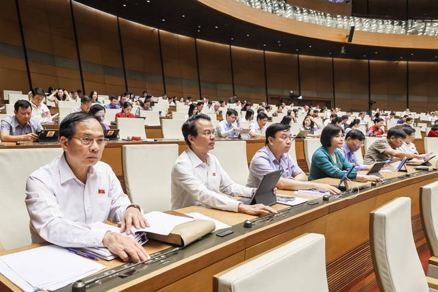 Công chức không thuộc đối tượng bảo hiểm thất nghiệp - Ảnh 1.