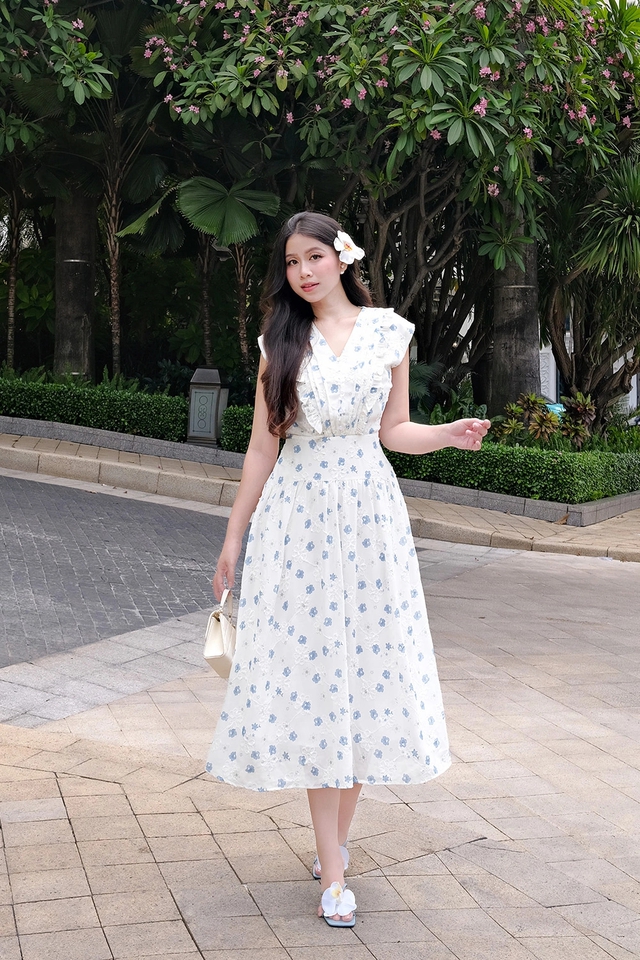 Đầm hoa, lựa chọn thời thượng cho mùa hè sôi động- Ảnh 4. Đầm hoa, lựa chọn thời thượng cho mùa hè sôi động- Ảnh 4.