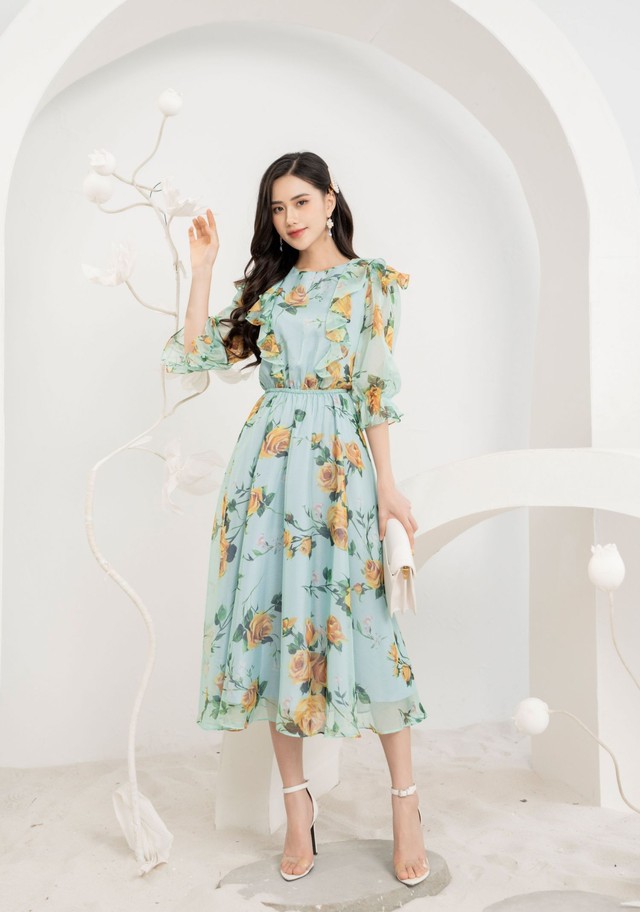Đầm hoa, lựa chọn thời thượng cho mùa hè sôi động- Ảnh 2. Đầm hoa, lựa chọn thời thượng cho mùa hè sôi động- Ảnh 2.