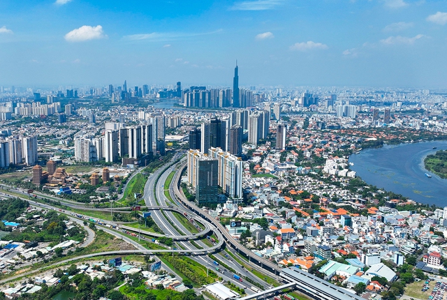 Hạ tầng khu Đông TP.HCM bứt phá, căn hộ cao cấp 70 triệu đồng/m² có còn nhiều?