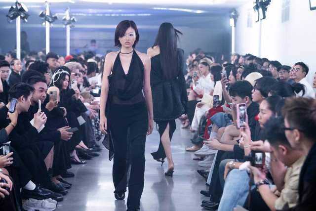Orbit show, khi thời trang Việt chuyển động trong cùng một quỹ đạo- Ảnh 9. Orbit show, khi thời trang Việt chuyển động trong cùng một quỹ đạo- Ảnh 9.