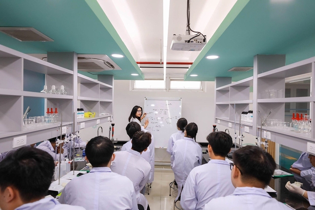 Học bổng doanh nghiệp tài trợ: Mở rộng sự nghiệp cho sinh viên SIU- Ảnh 3. Học bổng doanh nghiệp tài trợ: Mở rộng sự nghiệp cho sinh viên SIU- Ảnh 3.