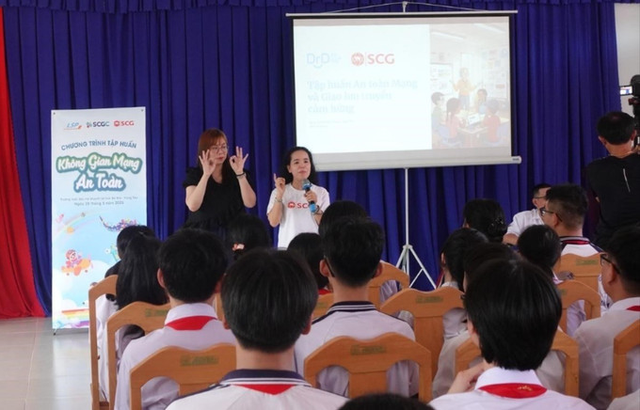 ‘Áo giáp’ kỹ năng số cho học sinh khiếm thính: Khi công nghệ trở thành nhịp cầu- Ảnh 2.