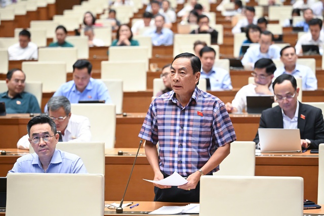 ‘Giá vàng miếng, vàng nhẫn trong nước nhảy múa lung tung’ ‘Giá vàng miếng, vàng nhẫn trong nước nhảy múa lung tung’
