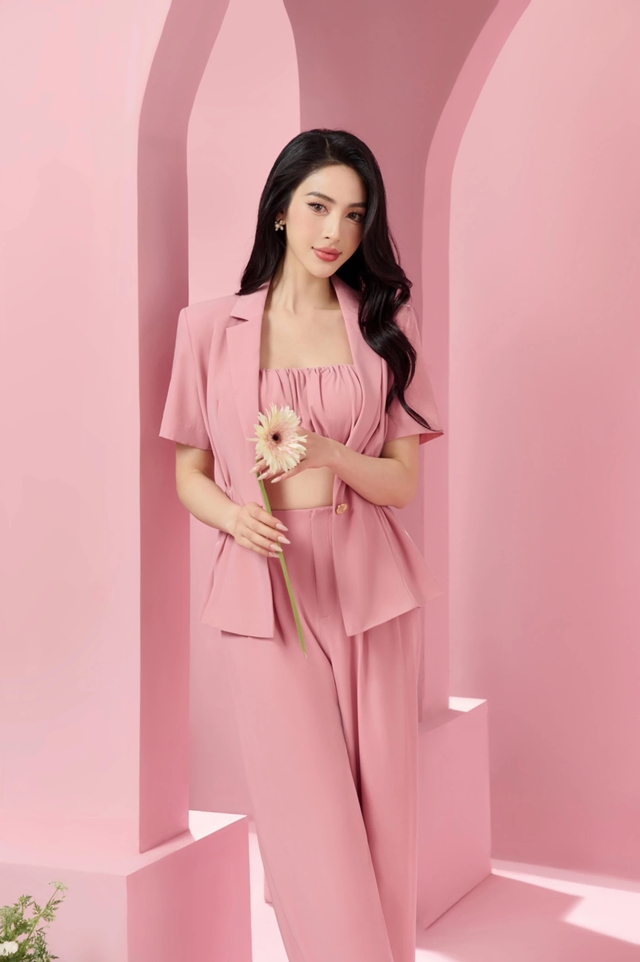 Áo vest công sở mang lại sự tinh tế cho cô nàng thanh lịch- Ảnh 4. Áo vest công sở mang lại sự tinh tế cho cô nàng thanh lịch- Ảnh 4.