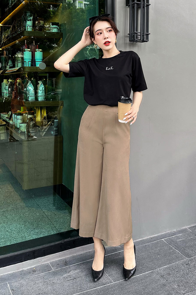 Trẻ trung và cá tính với quần culottes- Ảnh 3. Trẻ trung và cá tính với quần culottes- Ảnh 3.
